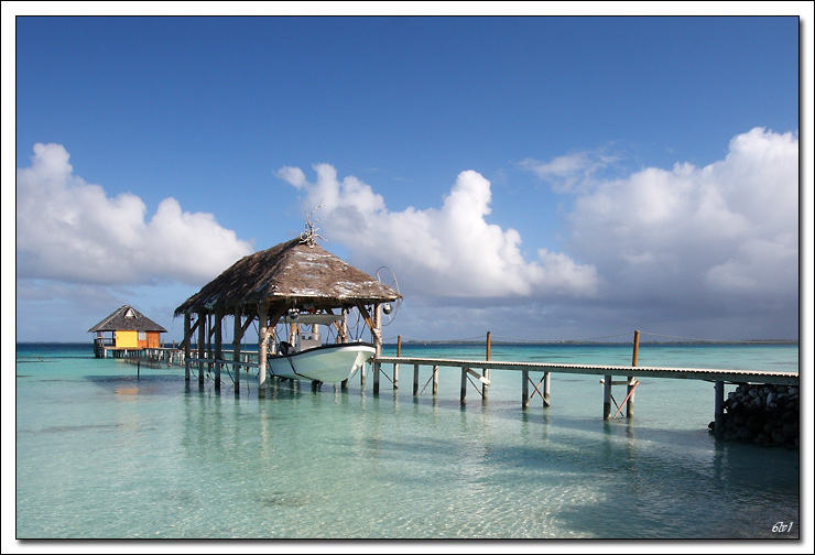 40D11538 cs cadre2.jpg - Fakarava - ponton de la pension Havaiki
